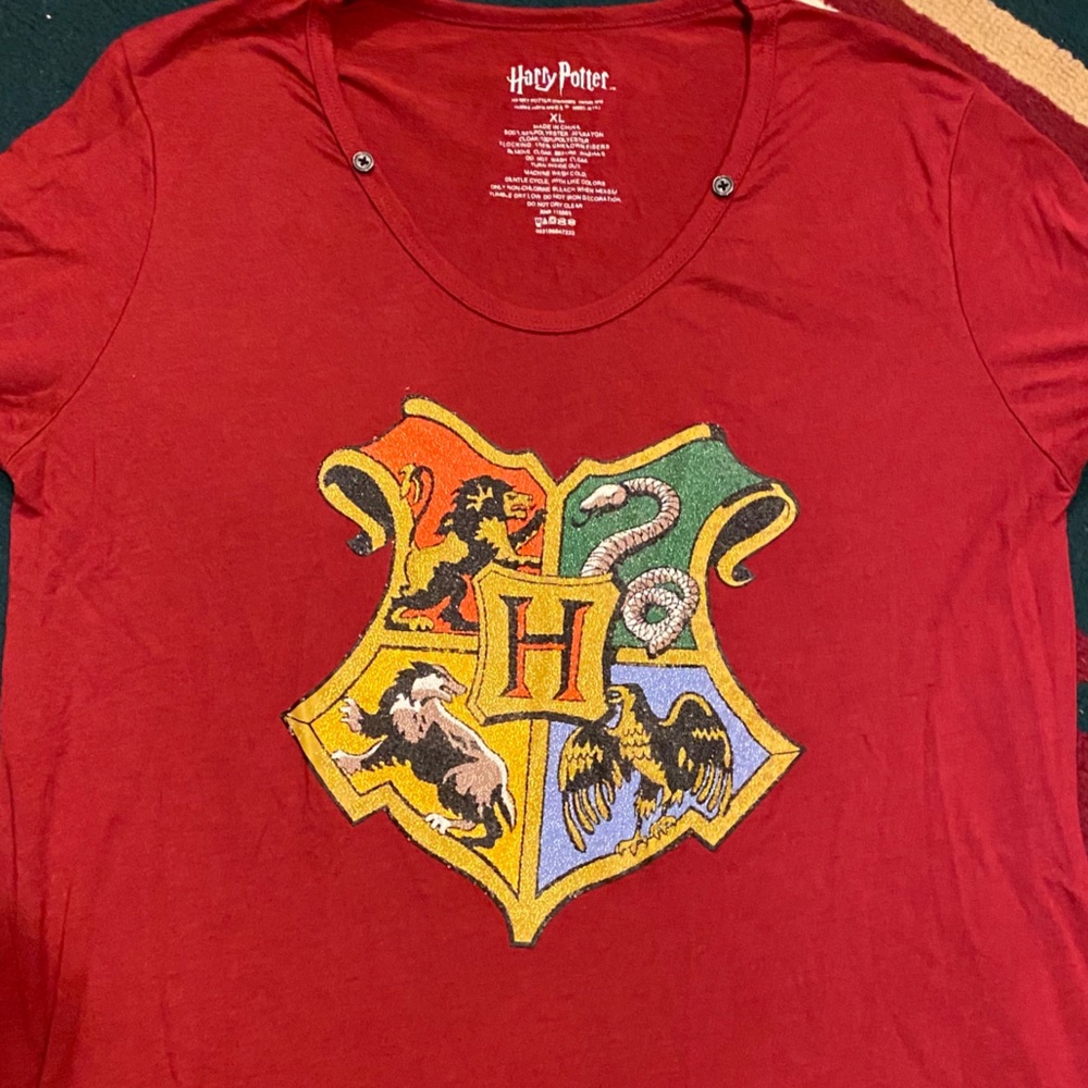 Harry Potter beaded emblem tee